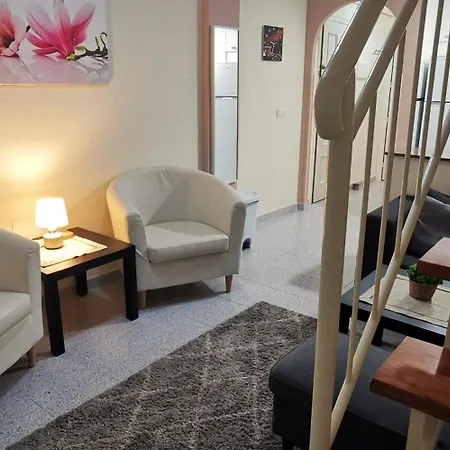 Galeon Apartment *